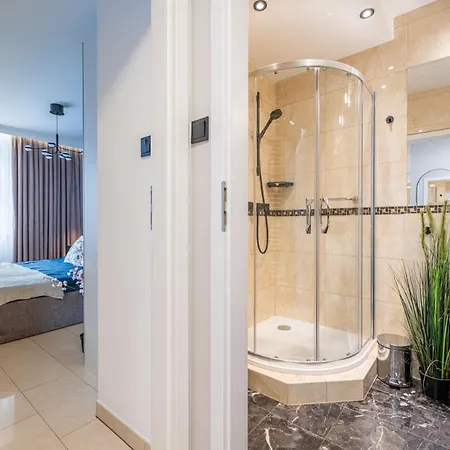 アパート 55m2 - Darmowy Garaz - Klimatyzacja - Centrum - 24na7 *