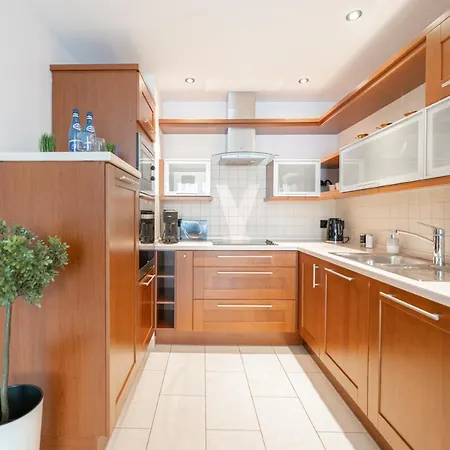 55m2 - Darmowy Garaz - Klimatyzacja - Centrum - 24na7 *