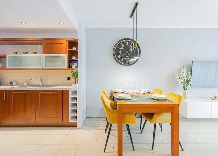 아파트 55m2 - Darmowy Garaz - Klimatyzacja - Centrum - 24na7 *